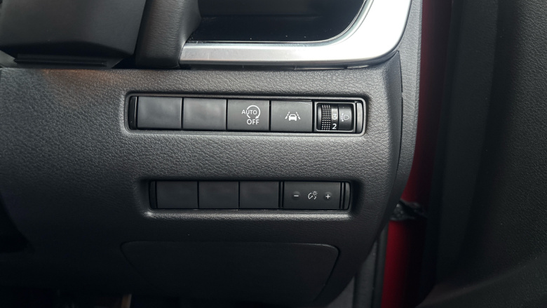 Nissan Qashqai 1.3 DiG-T MH N-Connecta 5dr Petrol Hatchback